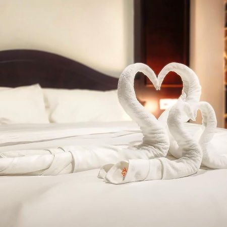 Arya Suites Patong Beach מראה חיצוני תמונה