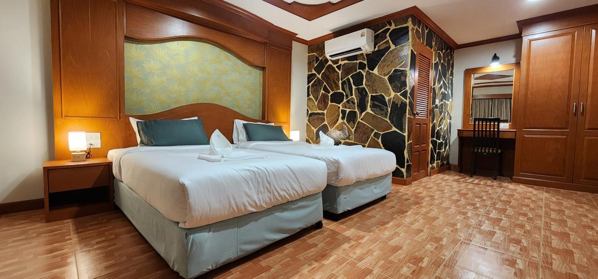 Arya Suites Patong Beach מראה חיצוני תמונה