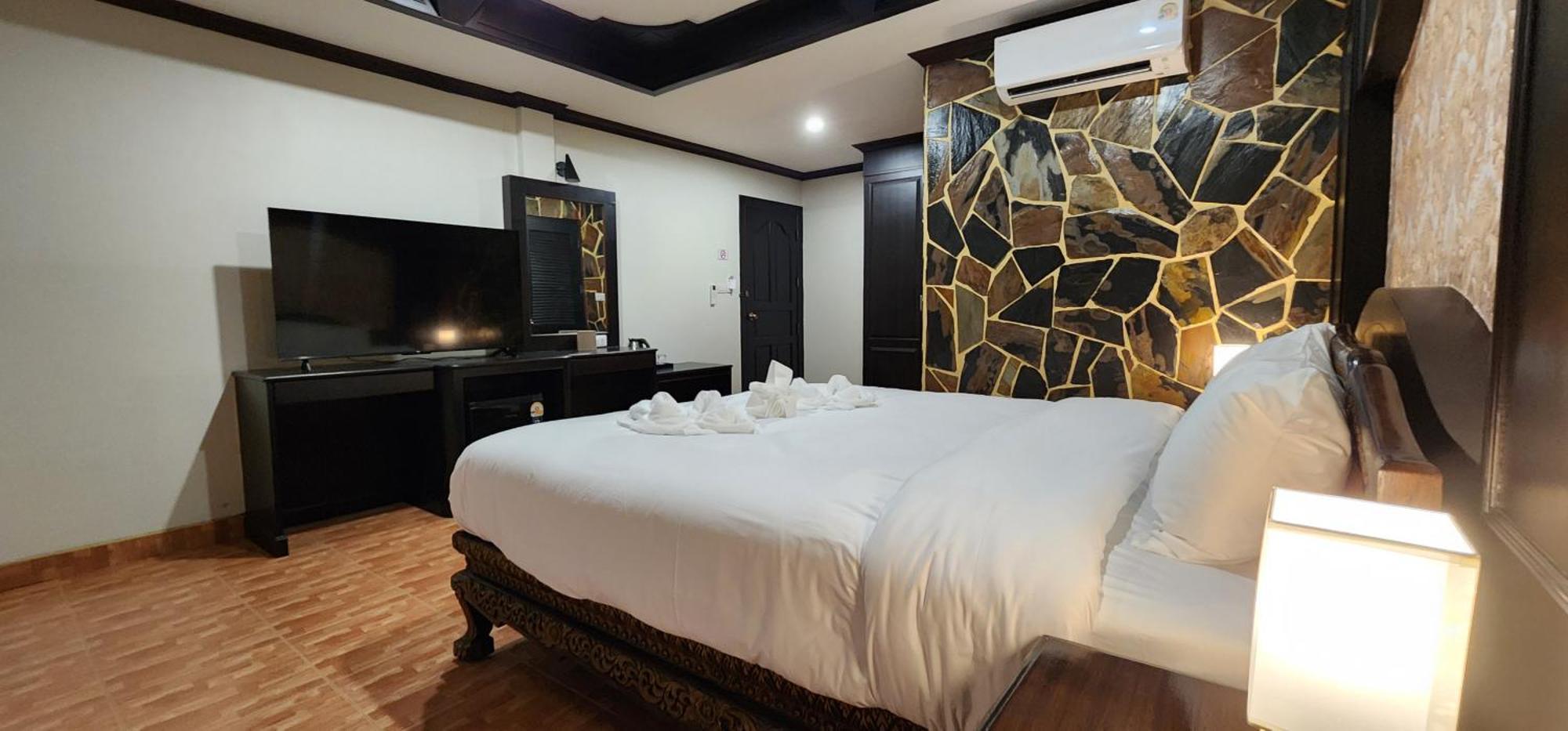 Arya Suites Patong Beach מראה חיצוני תמונה
