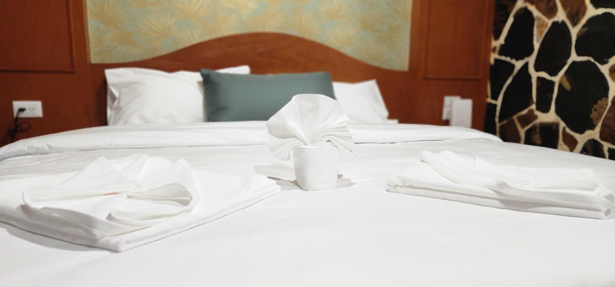 Arya Suites Patong Beach מראה חיצוני תמונה